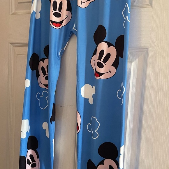 Mickey pajamas set NWOT NEVER USED - Picture 2 of 4